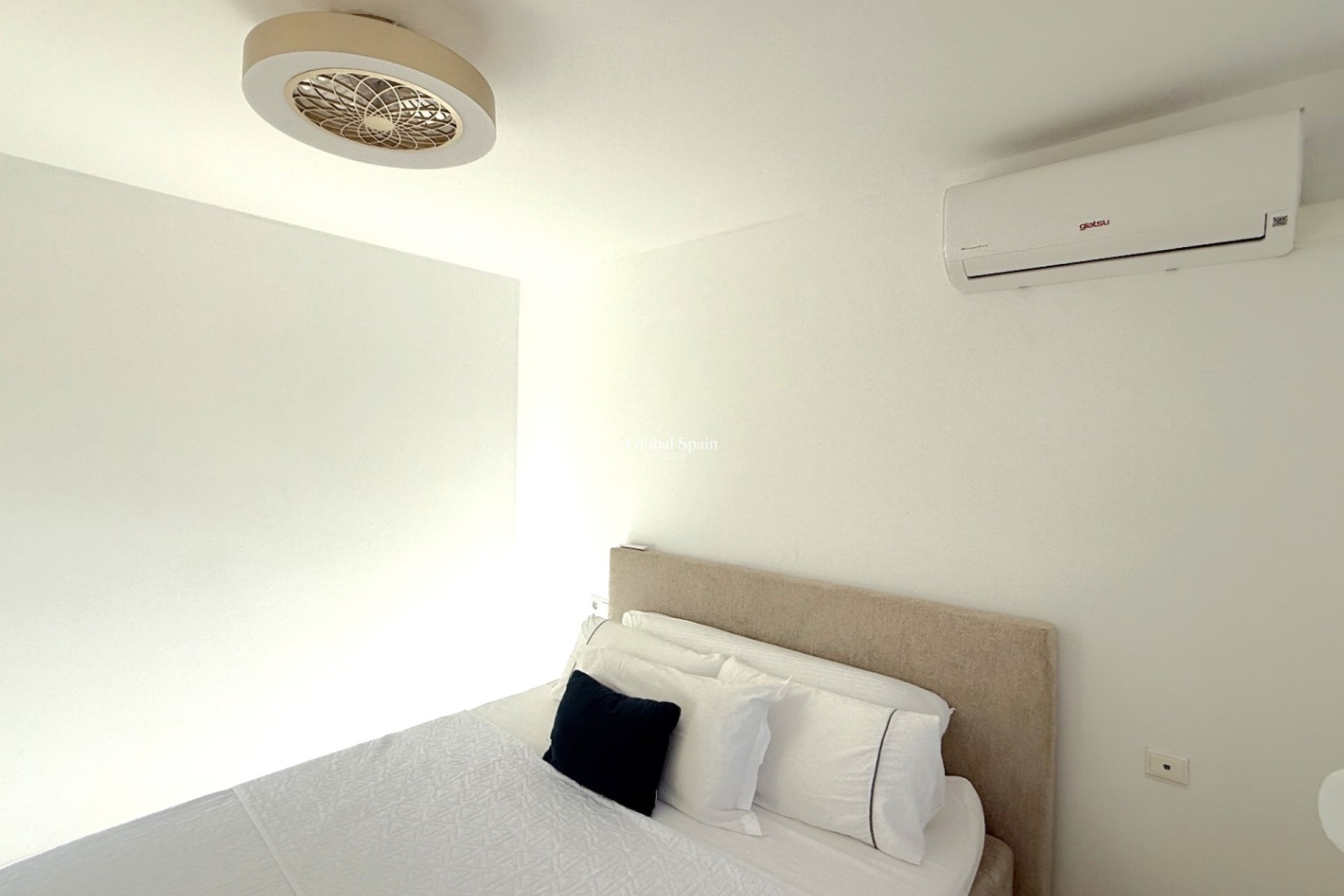 Wederverkoop - HUIS -
ORIHUELA - Costa Blanca Sur