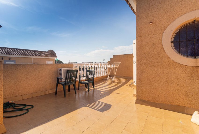 Wederverkoop - Huis -
ORIHUELA COSTA - CABO ROIG