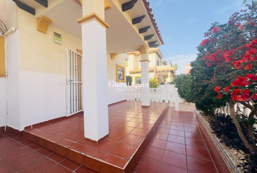 Wederverkoop - Huis -
ORIHUELA COSTA - CABO ROIG
