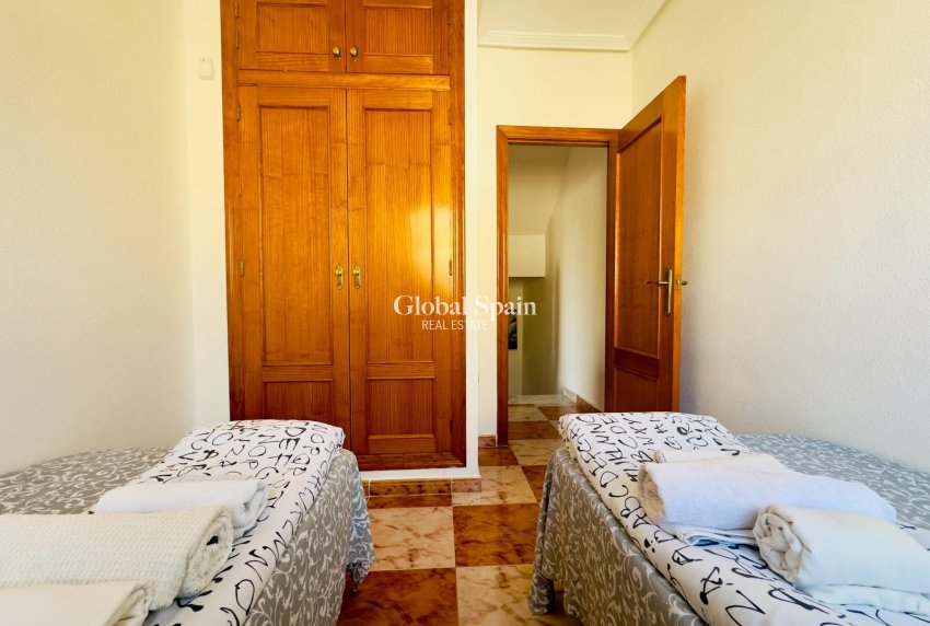 Wederverkoop - Huis -
ORIHUELA COSTA - CABO ROIG