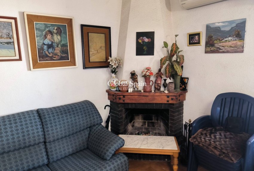 Wederverkoop - HUIS -
ORIHUELA COSTA - CABO ROIG