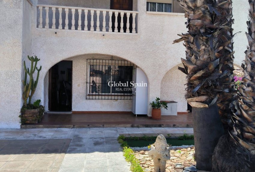 Wederverkoop - HUIS -
ORIHUELA COSTA - CABO ROIG