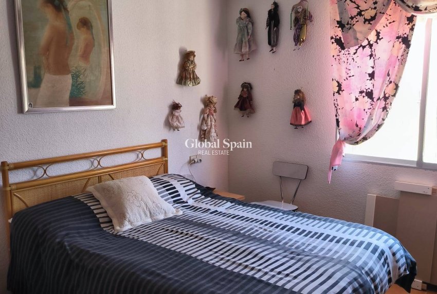 Wederverkoop - HUIS -
ORIHUELA COSTA - CABO ROIG