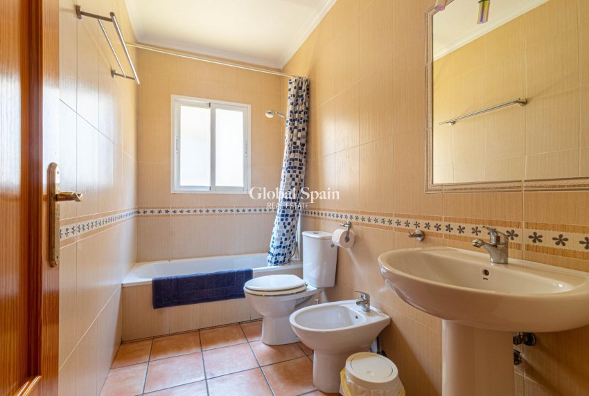 Wederverkoop - Huis -
ORIHUELA COSTA - CABO ROIG