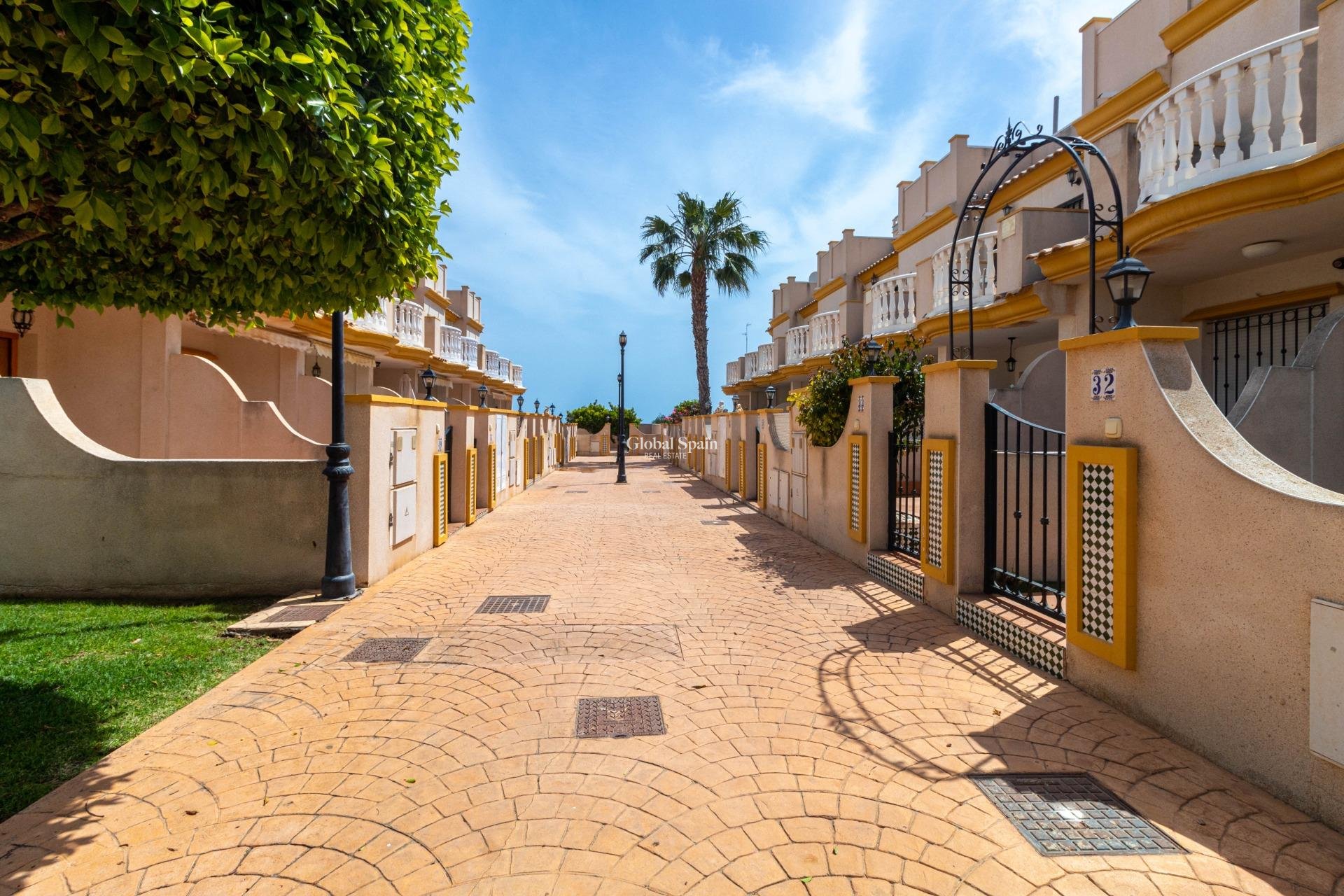 Wederverkoop - Huis -
ORIHUELA COSTA - CABO ROIG