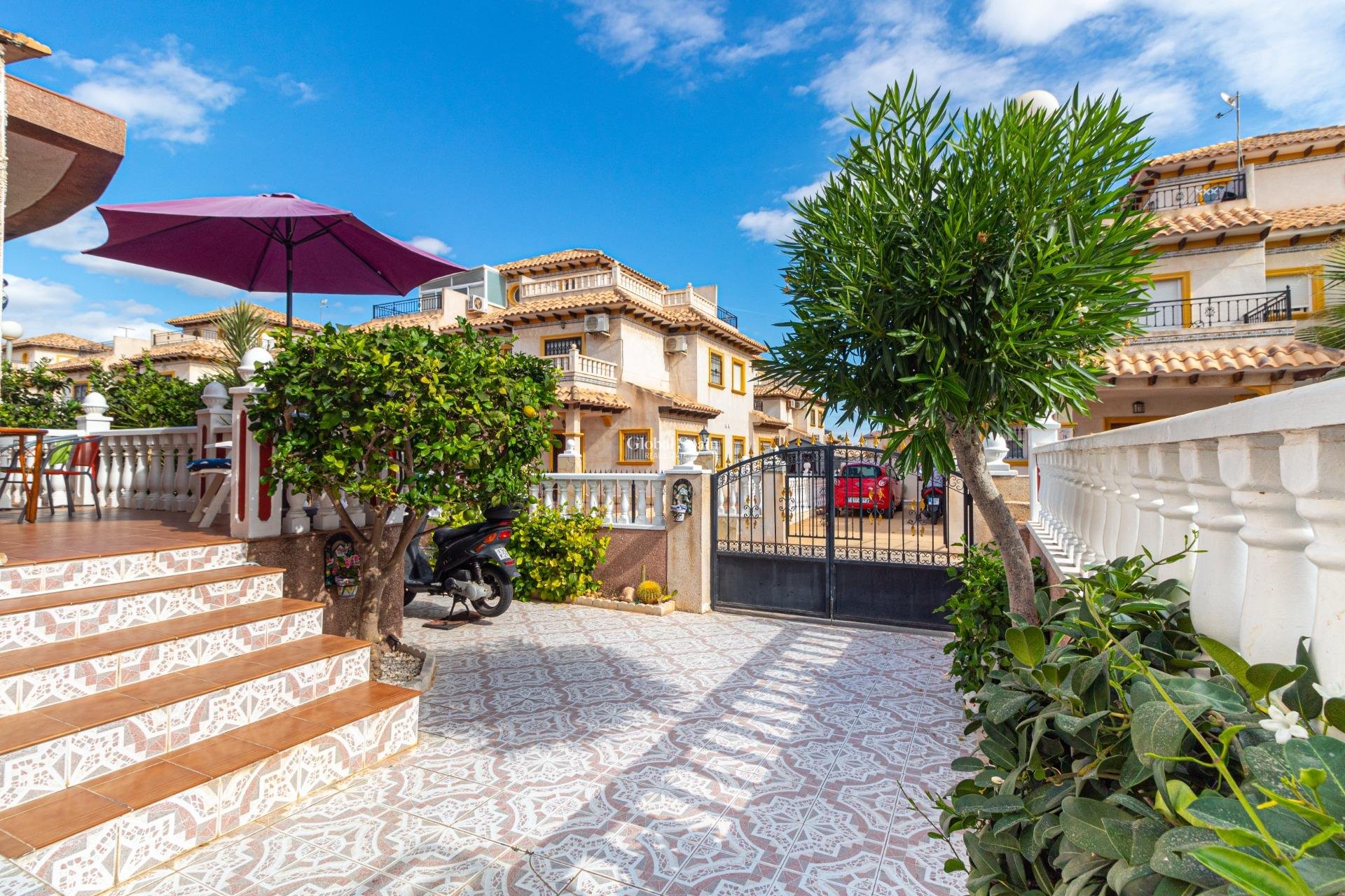 Wederverkoop - Huis -
ORIHUELA COSTA - CABO ROIG