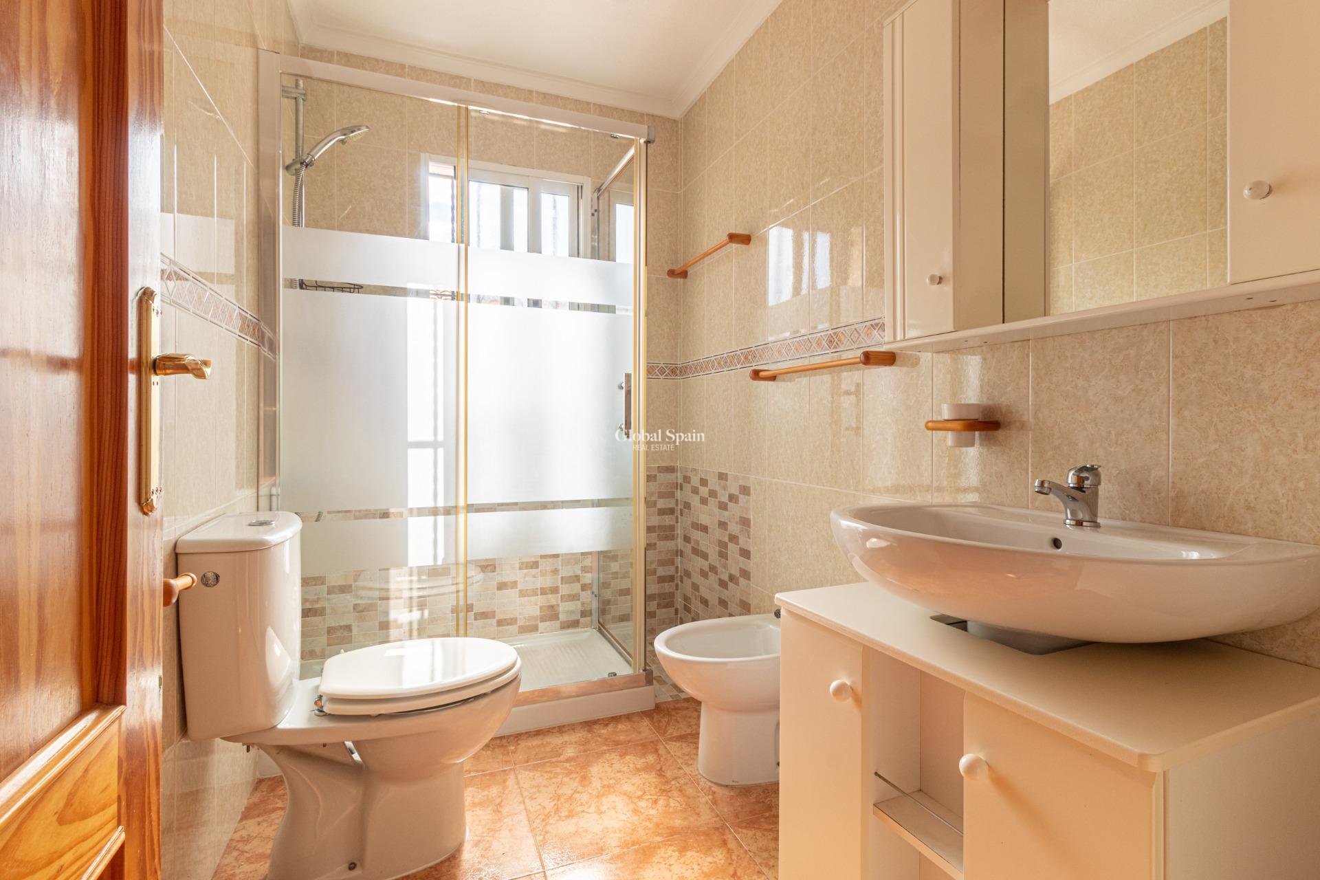 Wederverkoop - Huis -
ORIHUELA COSTA - CABO ROIG