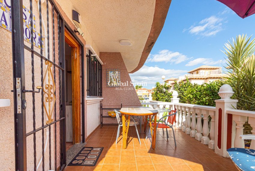 Wederverkoop - Huis -
ORIHUELA COSTA - CABO ROIG