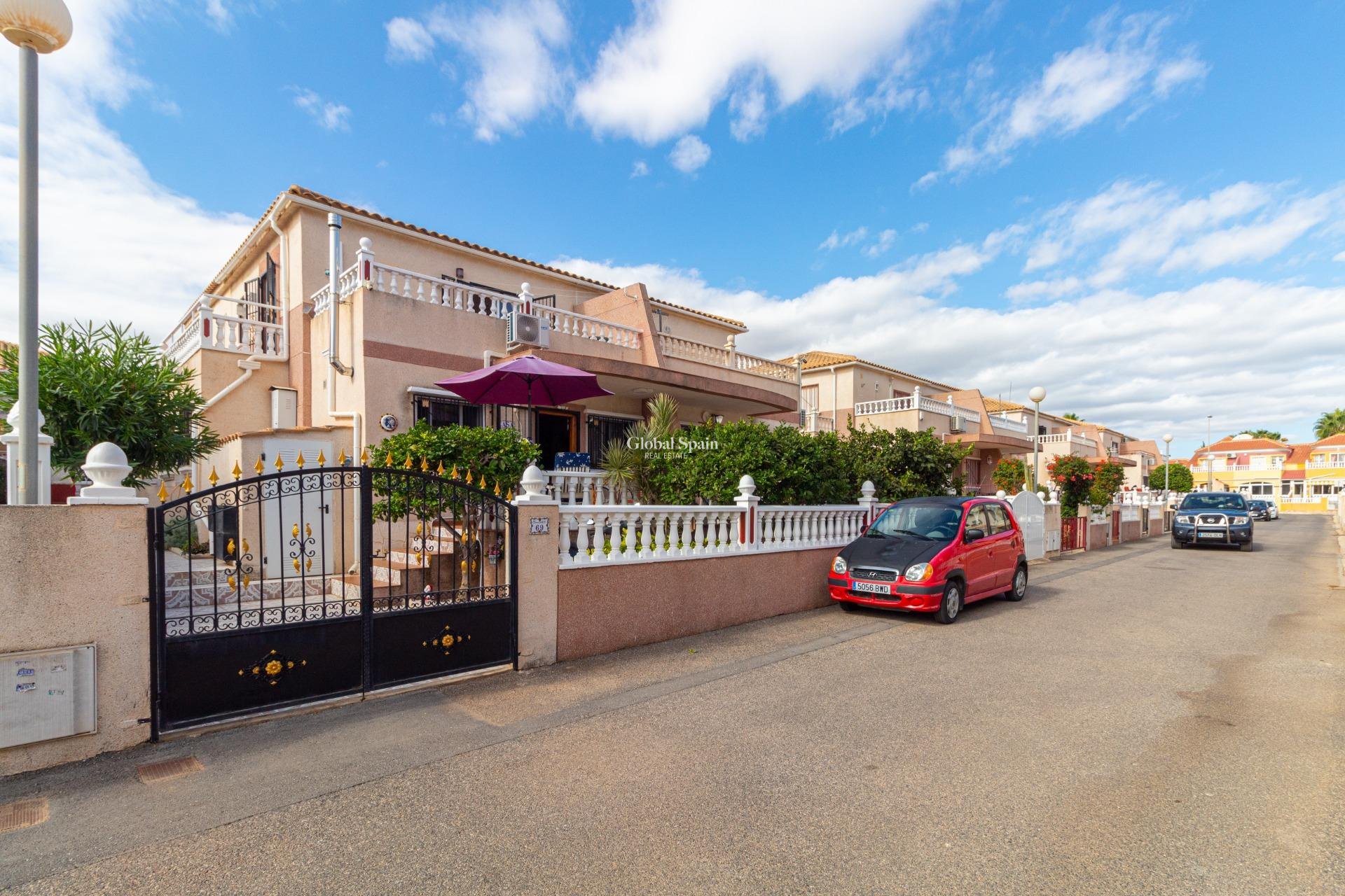 Wederverkoop - Huis -
ORIHUELA COSTA - CABO ROIG