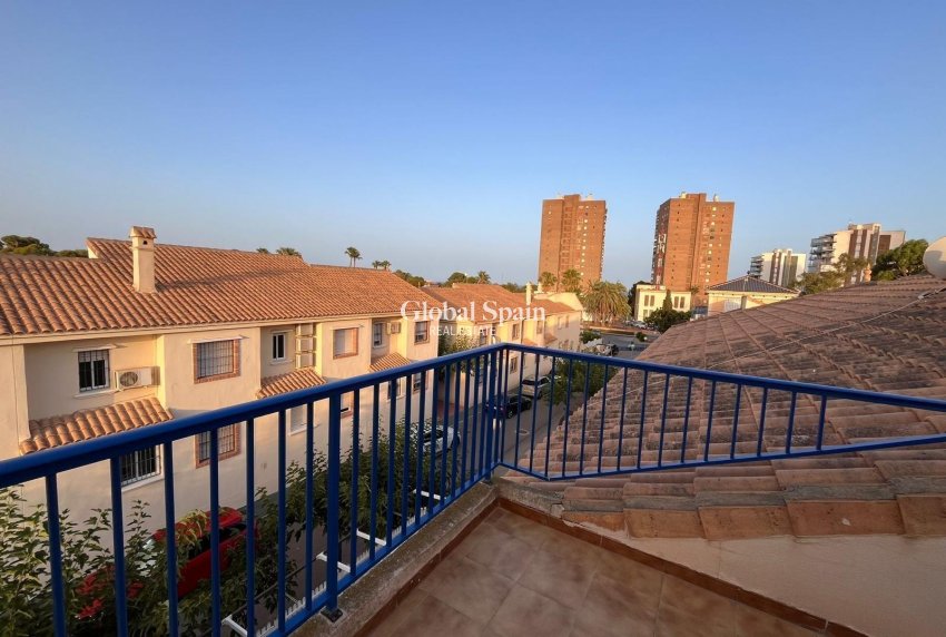 Wederverkoop - HUIS -
ORIHUELA COSTA - CAMPOAMOR