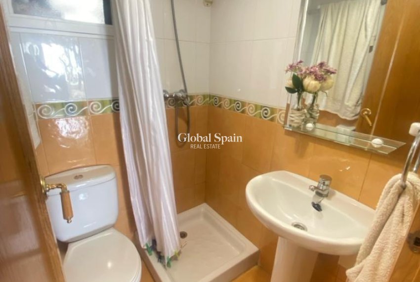 Wederverkoop - HUIS -
ORIHUELA COSTA - CAMPOAMOR