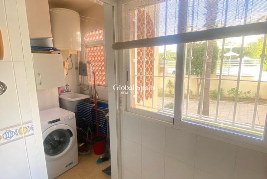 Wederverkoop - HUIS -
ORIHUELA COSTA - CAMPOAMOR