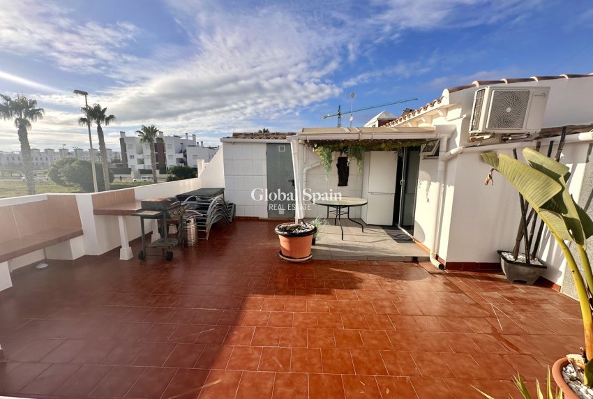 Wederverkoop - HUIS -
ORIHUELA COSTA - Ciñuelica