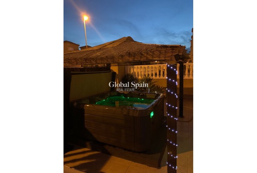 Wederverkoop - HUIS -
ORIHUELA COSTA - Costa Blanca