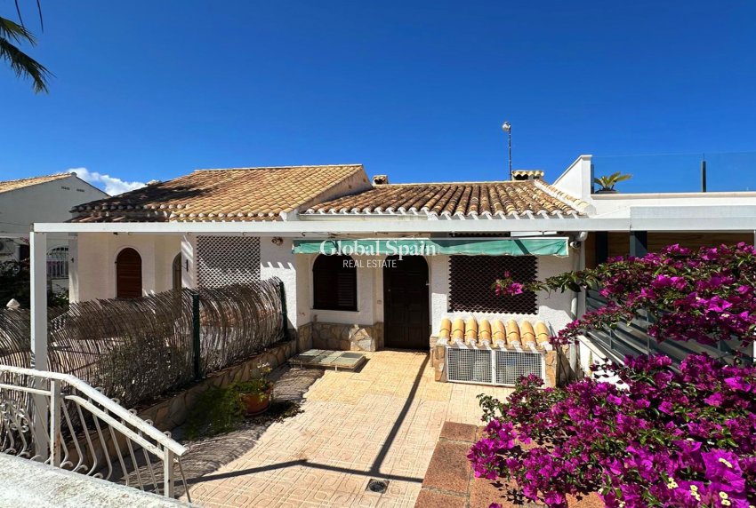Wederverkoop - HUIS -
ORIHUELA COSTA - Costa Blanca