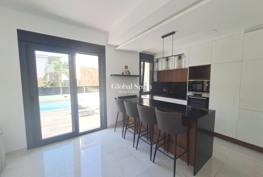 Wederverkoop - HUIS -
ORIHUELA COSTA - Costa Blanca