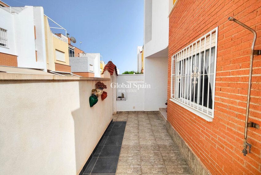 Wederverkoop - HUIS -
ORIHUELA COSTA - Costa Blanca
