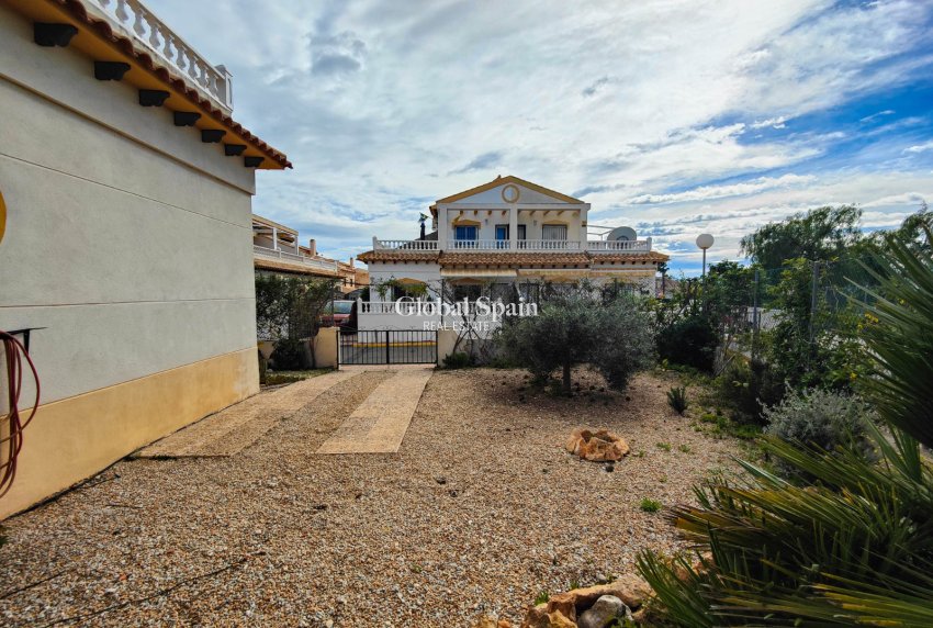 Wederverkoop - HUIS -
ORIHUELA COSTA - Costa Blanca