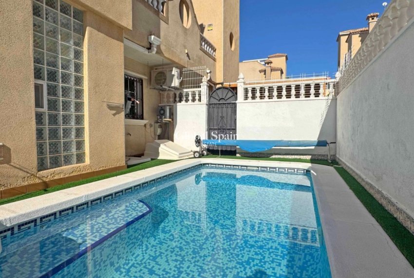 Wederverkoop - HUIS -
ORIHUELA COSTA - Costa Blanca