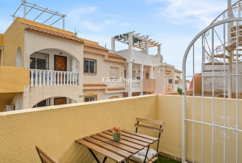 Wederverkoop - HUIS -
ORIHUELA COSTA - Costa Blanca