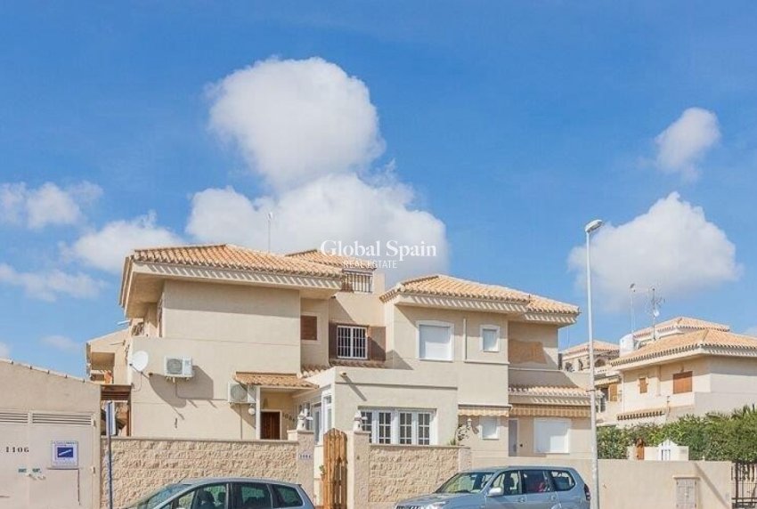 Wederverkoop - HUIS -
ORIHUELA COSTA - Costa Blanca