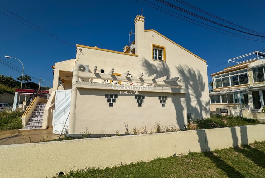 Wederverkoop - HUIS -
ORIHUELA COSTA - Costa Blanca