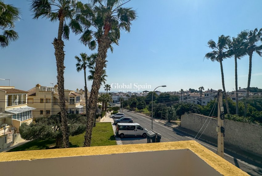 Wederverkoop - HUIS -
ORIHUELA COSTA - Costa Blanca