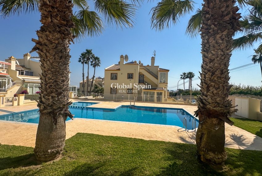 Wederverkoop - HUIS -
ORIHUELA COSTA - Costa Blanca