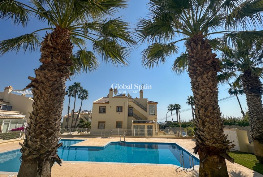 Wederverkoop - HUIS -
ORIHUELA COSTA - Costa Blanca
