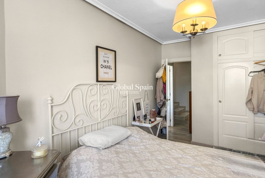 Wederverkoop - HUIS -
ORIHUELA COSTA - Costa Blanca