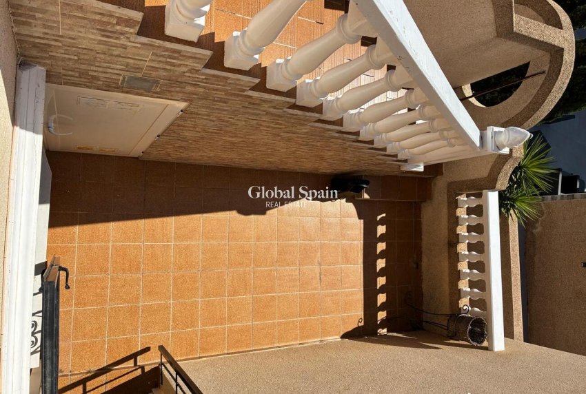 Wederverkoop - HUIS -
ORIHUELA COSTA - Costa Blanca