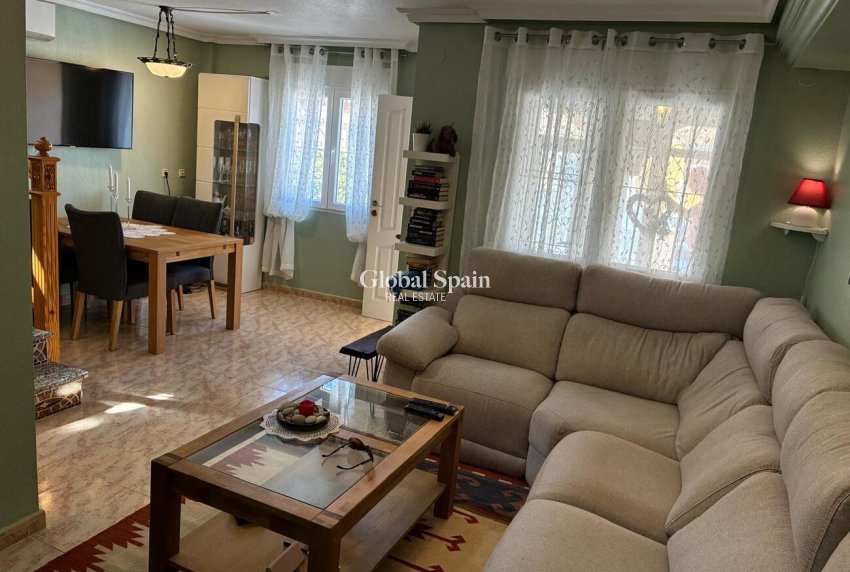 Wederverkoop - HUIS -
ORIHUELA COSTA - Costa Blanca