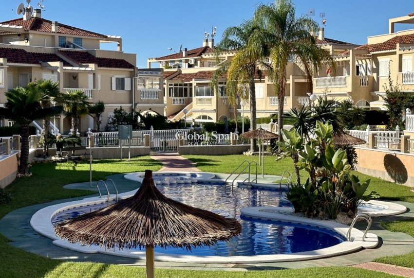 Wederverkoop - HUIS -
ORIHUELA COSTA - Costa Blanca