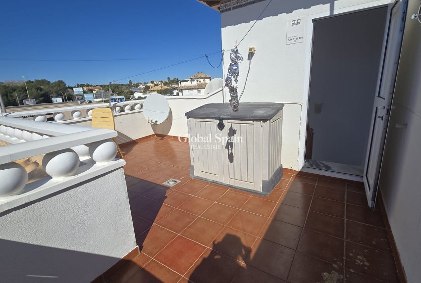 Wederverkoop - HUIS -
ORIHUELA COSTA - Costa Blanca