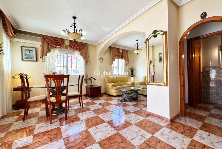 Wederverkoop - HUIS -
ORIHUELA COSTA - Costa Blanca