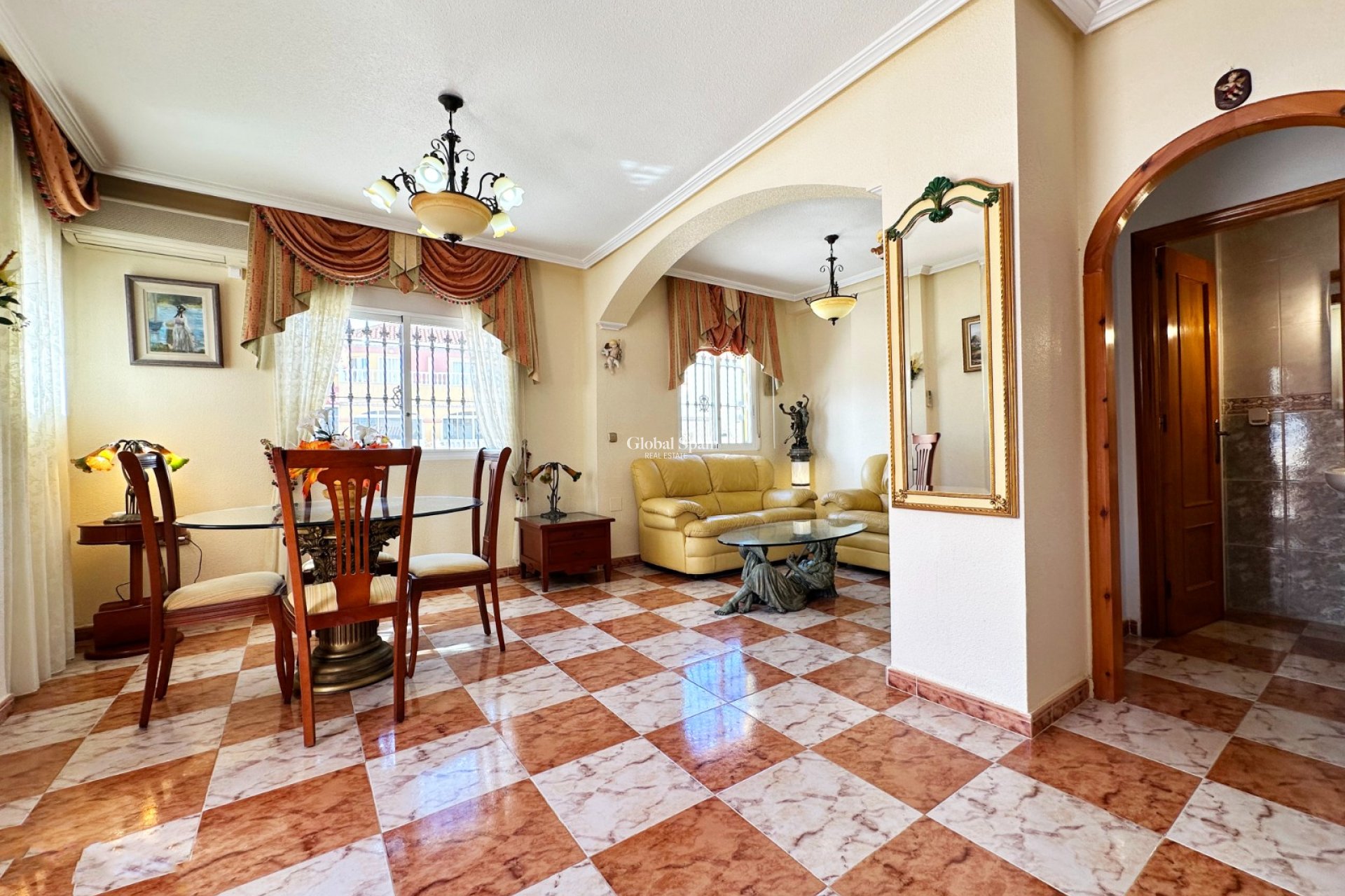 Wederverkoop - HUIS -
ORIHUELA COSTA - Costa Blanca