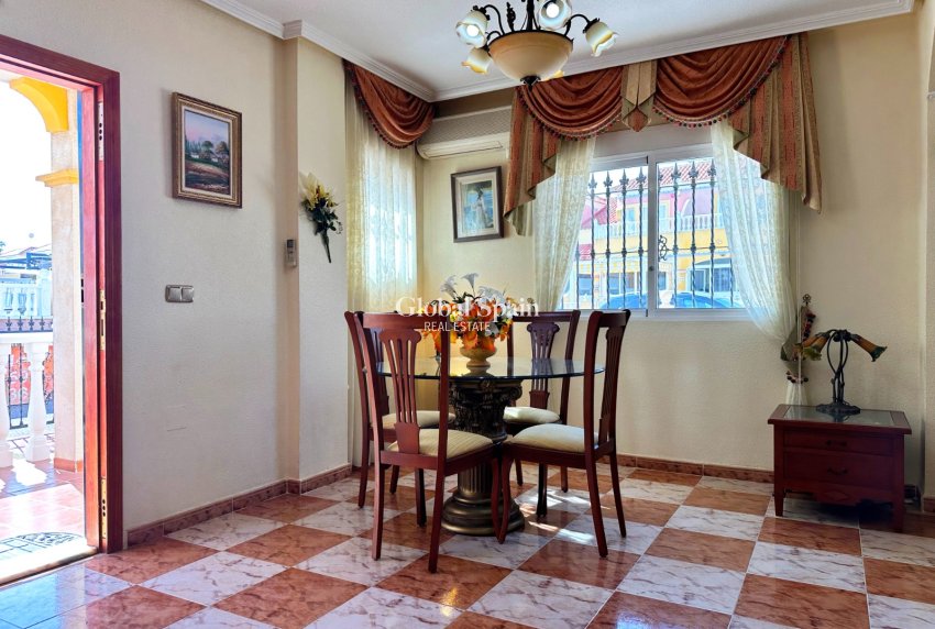 Wederverkoop - HUIS -
ORIHUELA COSTA - Costa Blanca