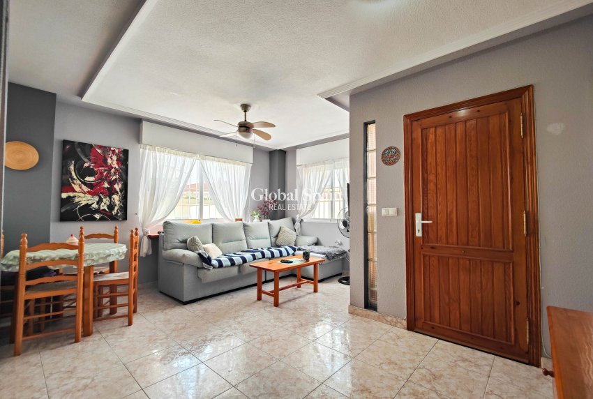 Wederverkoop - HUIS -
ORIHUELA COSTA - Costa Blanca