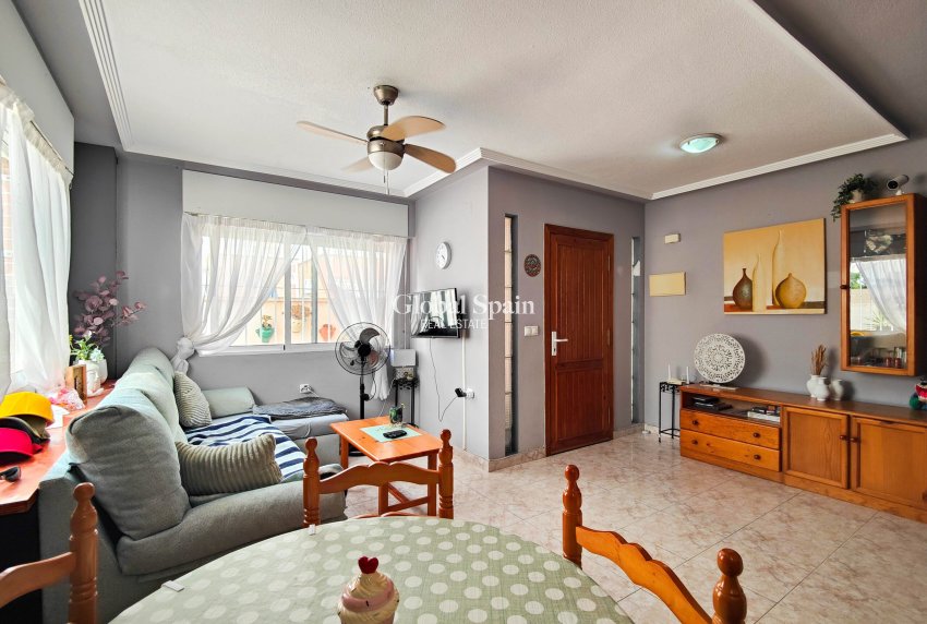 Wederverkoop - HUIS -
ORIHUELA COSTA - Costa Blanca