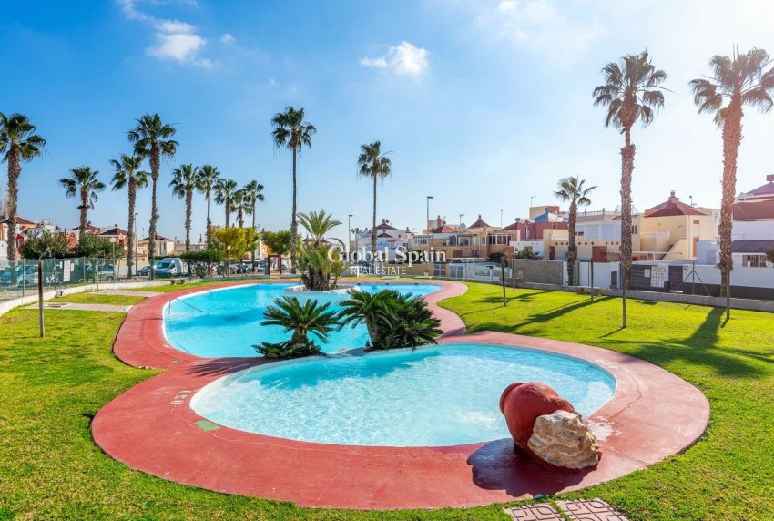 Wederverkoop - HUIS -
ORIHUELA COSTA - Costa Blanca