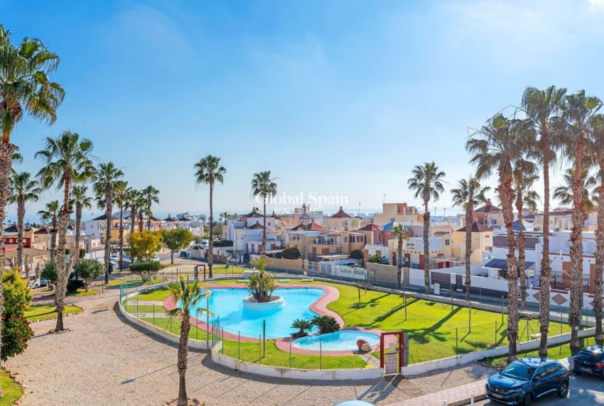 Wederverkoop - HUIS -
ORIHUELA COSTA - Costa Blanca