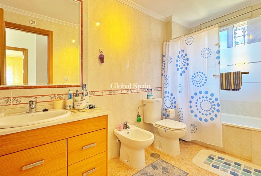 Wederverkoop - HUIS -
ORIHUELA COSTA - Costa Blanca