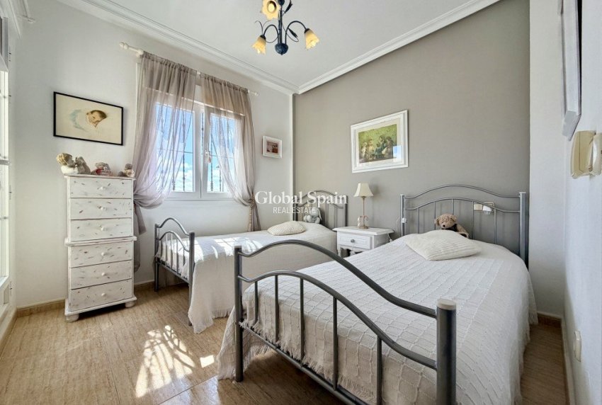 Wederverkoop - HUIS -
ORIHUELA COSTA - Costa Blanca