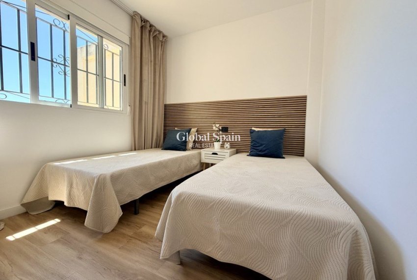 Wederverkoop - HUIS -
ORIHUELA COSTA - Costa Blanca