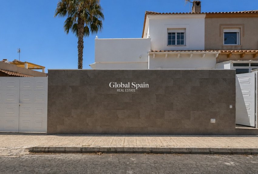 Wederverkoop - HUIS -
ORIHUELA COSTA - Costa Blanca