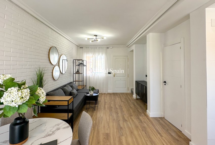 Wederverkoop - HUIS -
ORIHUELA COSTA - Costa Blanca