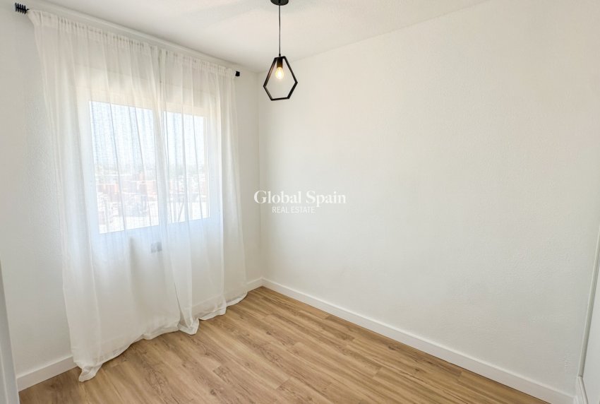 Wederverkoop - HUIS -
ORIHUELA COSTA - Costa Blanca