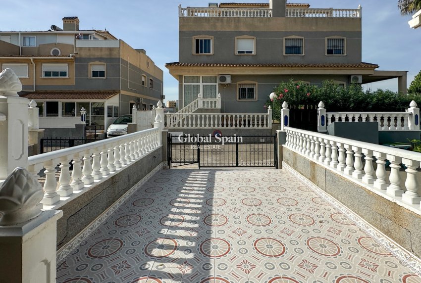 Wederverkoop - HUIS -
ORIHUELA COSTA - Costa Blanca