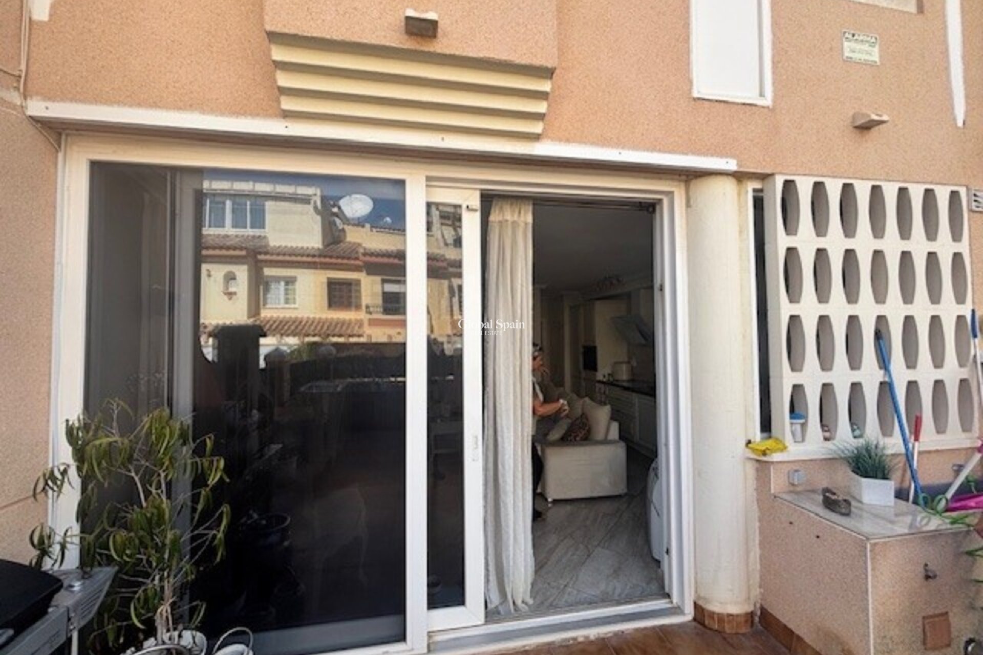 Wederverkoop - HUIS -
ORIHUELA COSTA - Inland