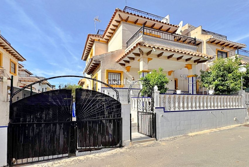 Wederverkoop - Huis -
ORIHUELA COSTA - La Campana